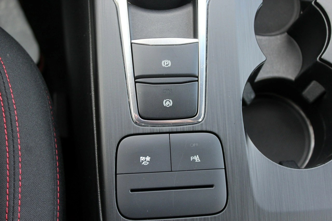 Ford Kuga - Zdjęcie 21
