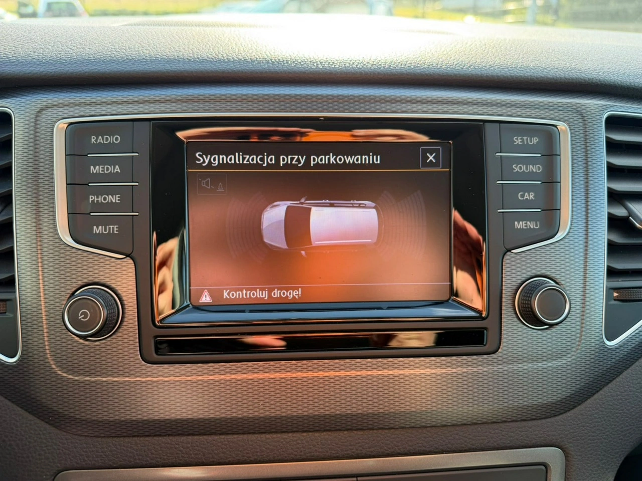 Volkswagen Golf Sportsvan - Zdjęcie 19