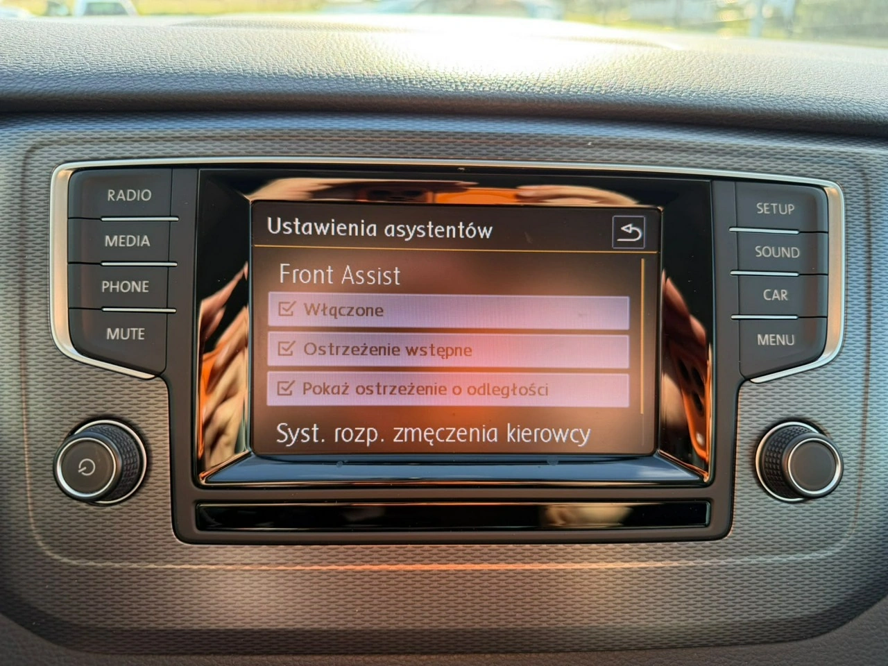 Volkswagen Golf Sportsvan - Zdjęcie 21