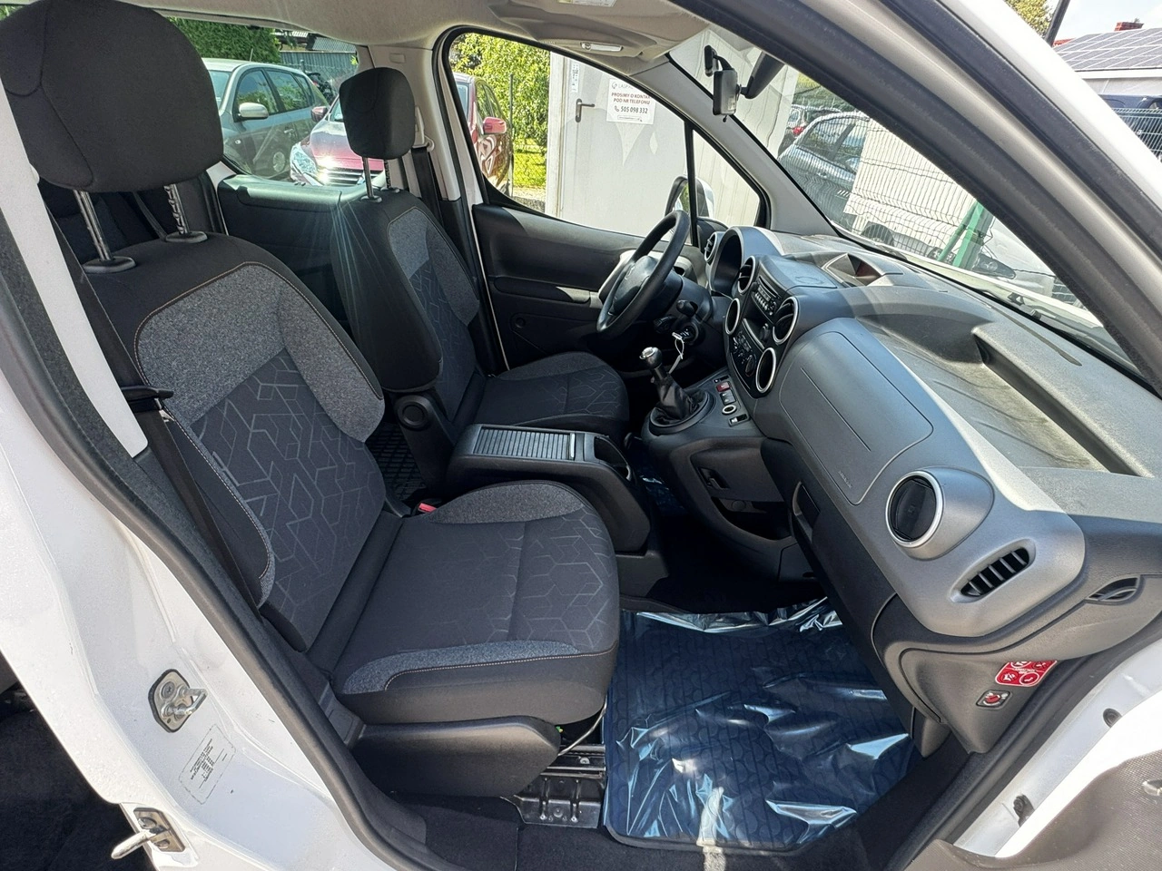 Peugeot Partner - Zdjęcie 11