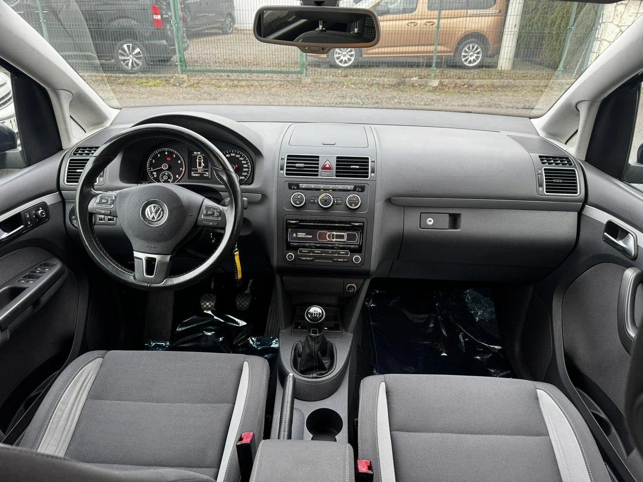 Volkswagen Touran - Zdjęcie 9