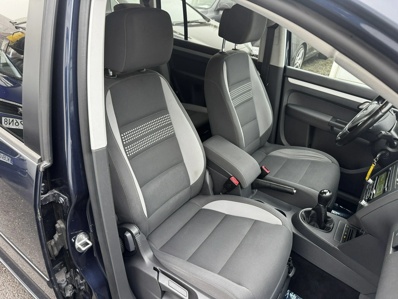 Volkswagen Touran - Zdjęcie 11