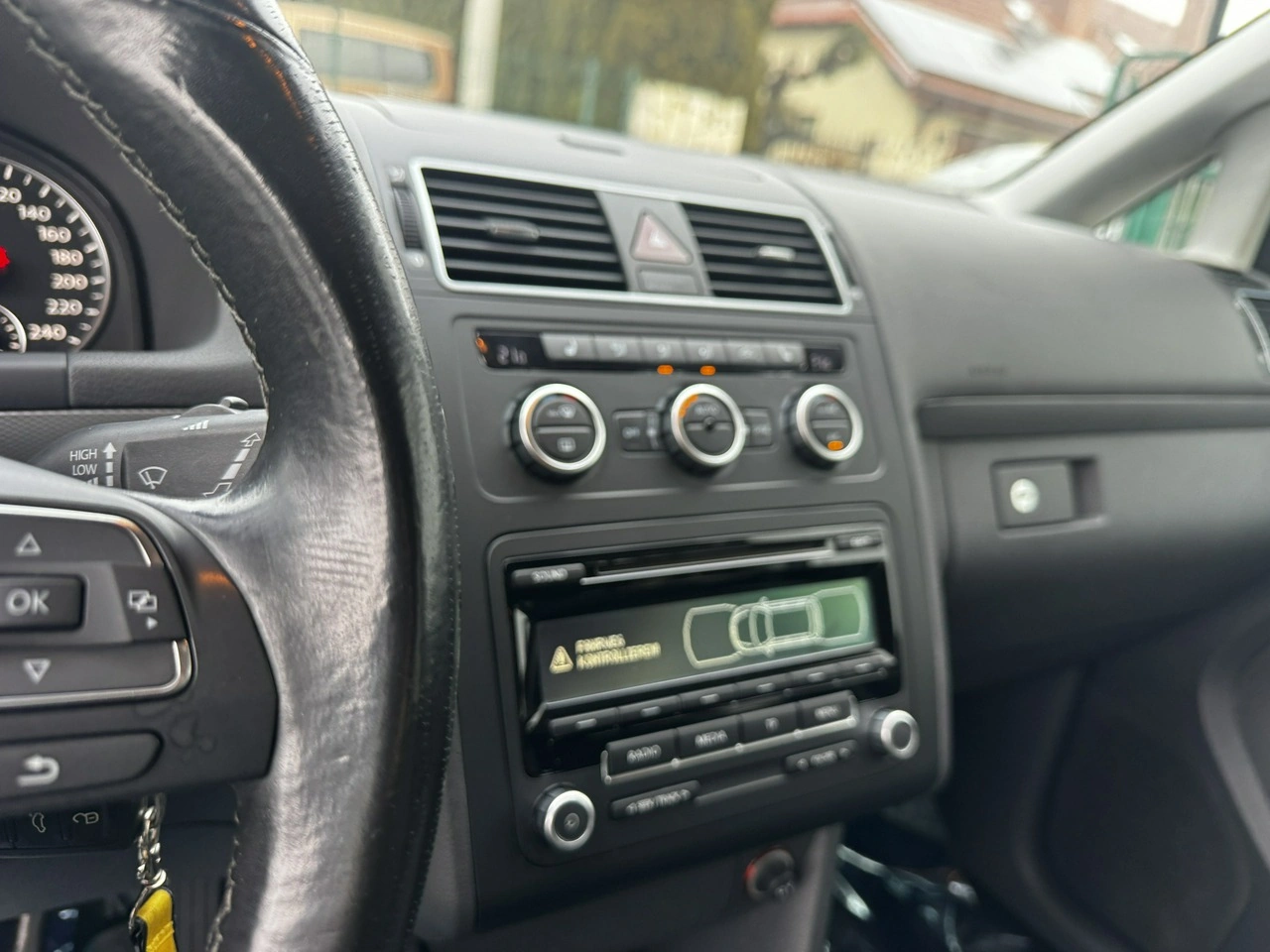 Volkswagen Touran - Zdjęcie 15