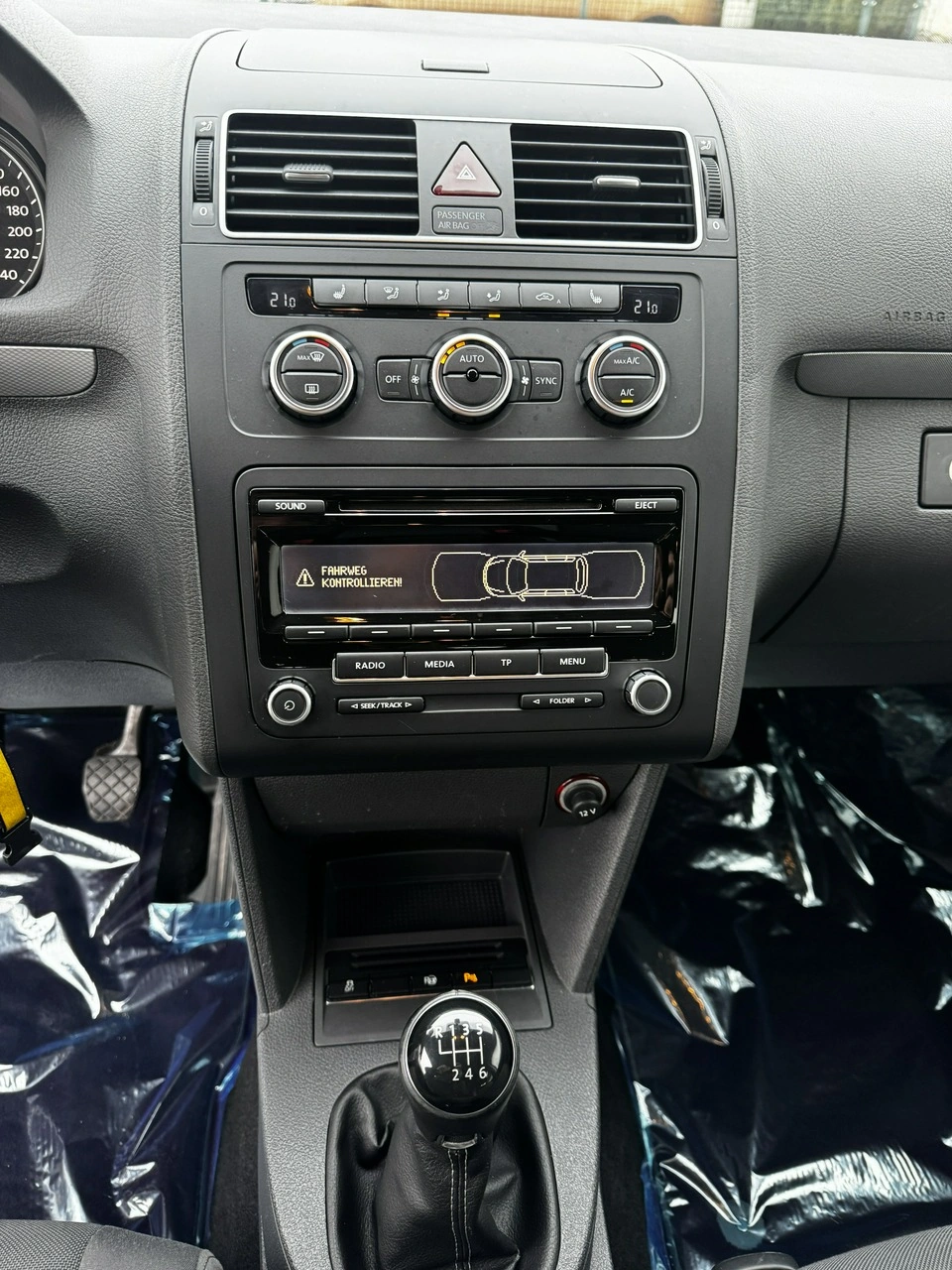 Volkswagen Touran - Zdjęcie 17