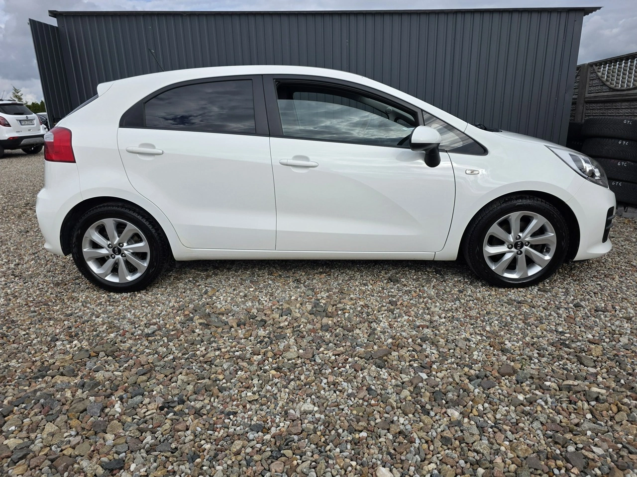 Kia Rio - Zdjęcie 19
