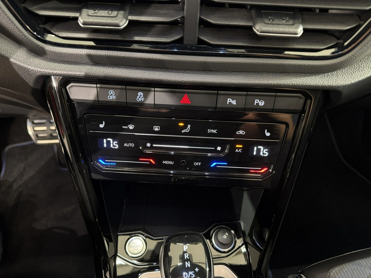Volkswagen T-Roc - Zdjęcie 25