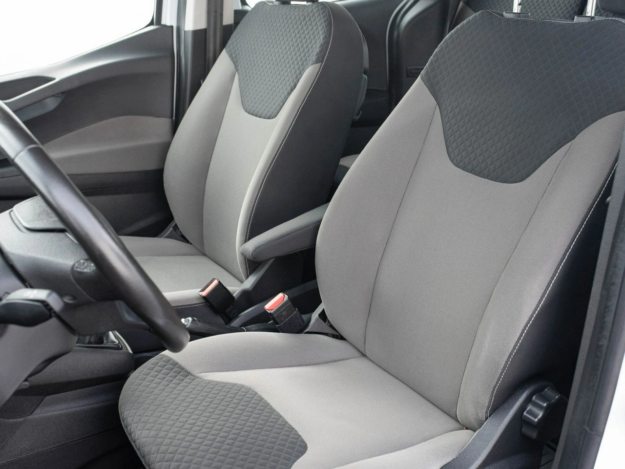 Ford Tourneo Courier - Zdjęcie 10