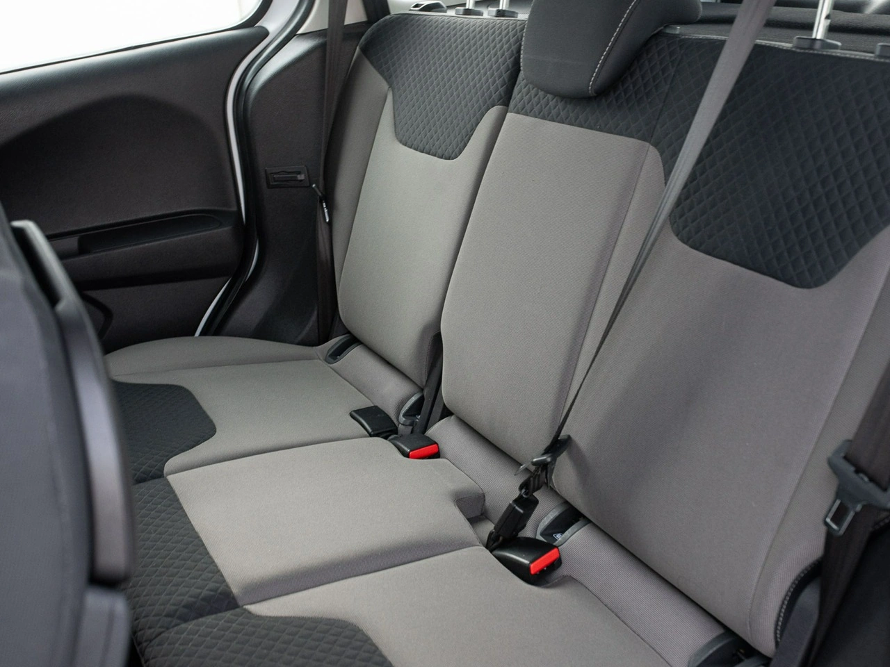 Ford Tourneo Courier - Zdjęcie 18