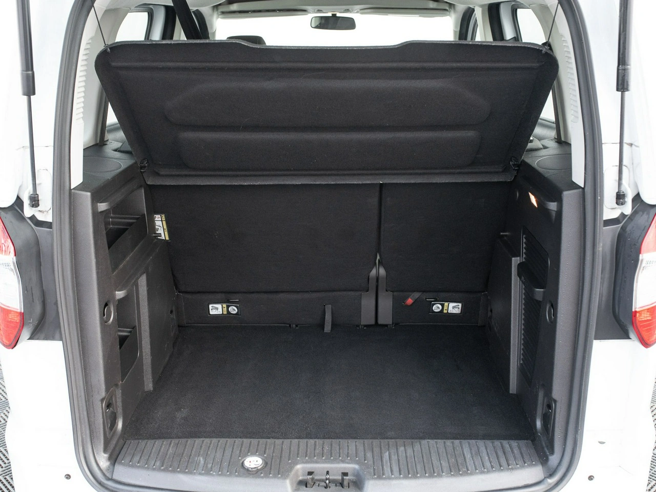 Ford Tourneo Courier - Zdjęcie 19