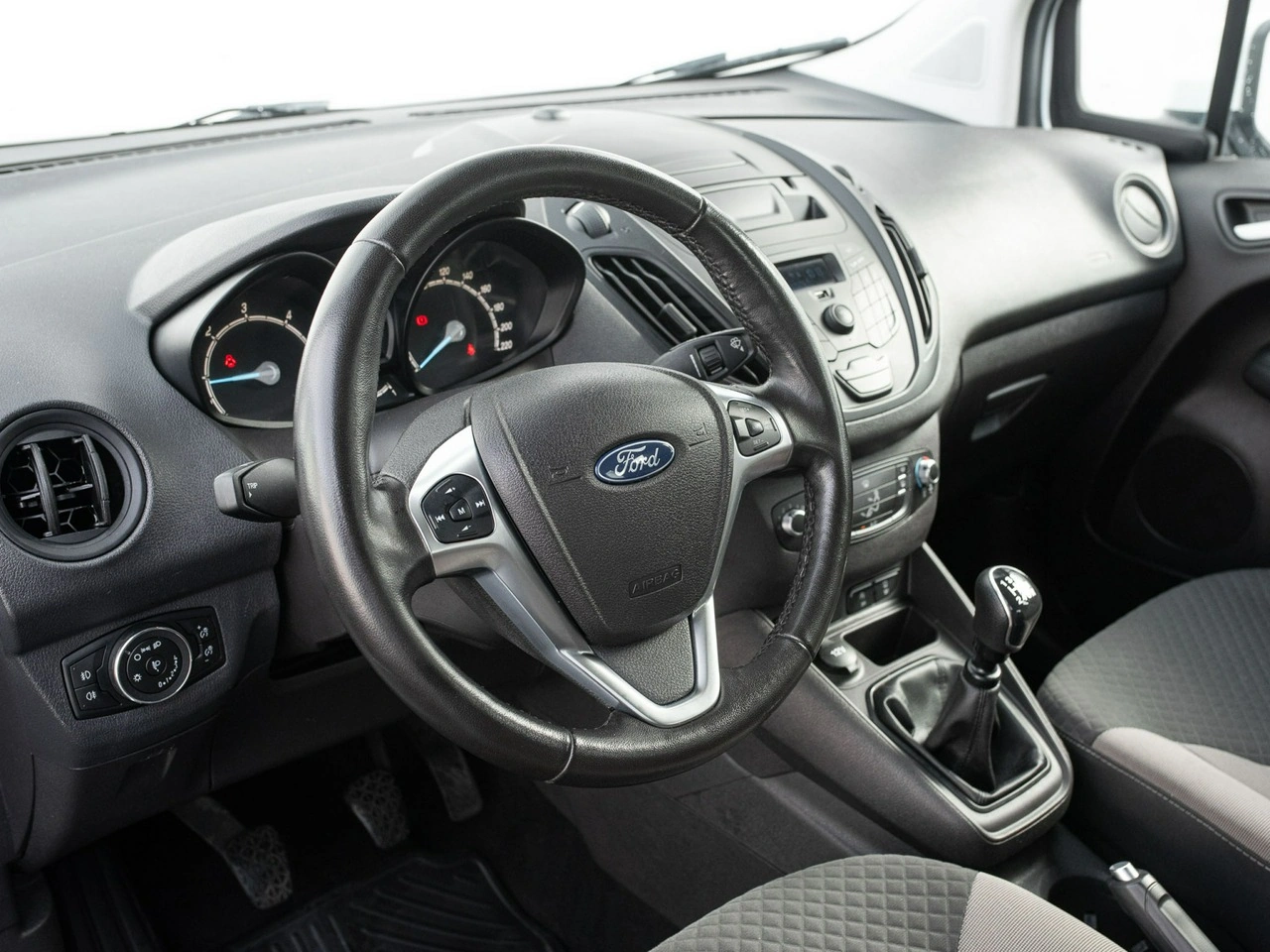 Ford Tourneo Courier - Zdjęcie 5