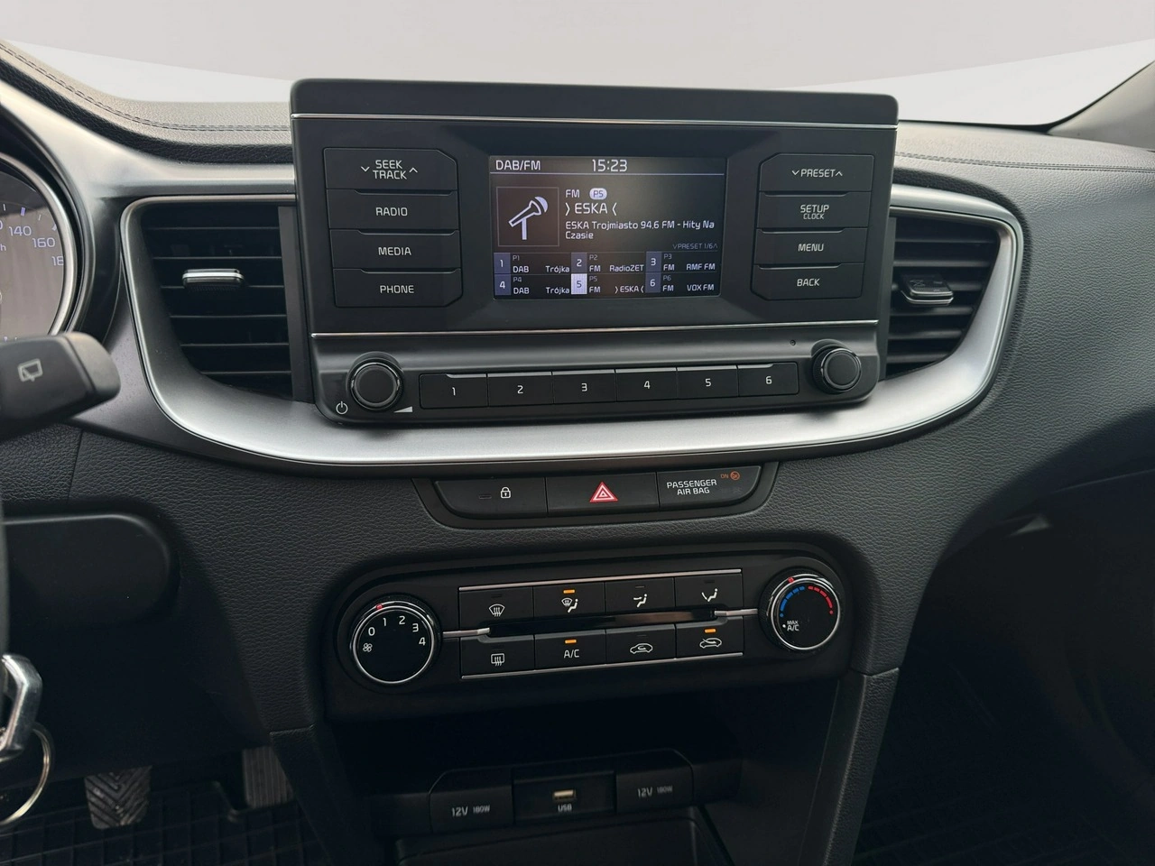 Kia Ceed - Zdjęcie 15