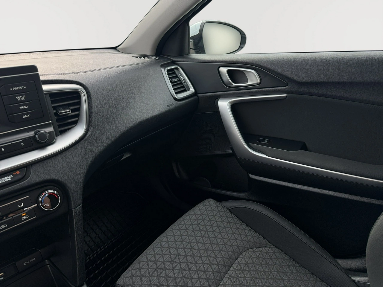 Kia Ceed - Zdjęcie 18