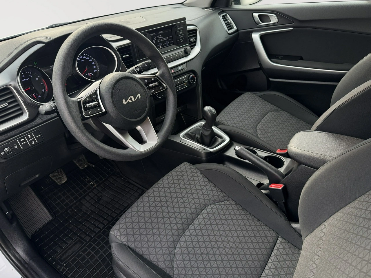 Kia Ceed - Zdjęcie 6
