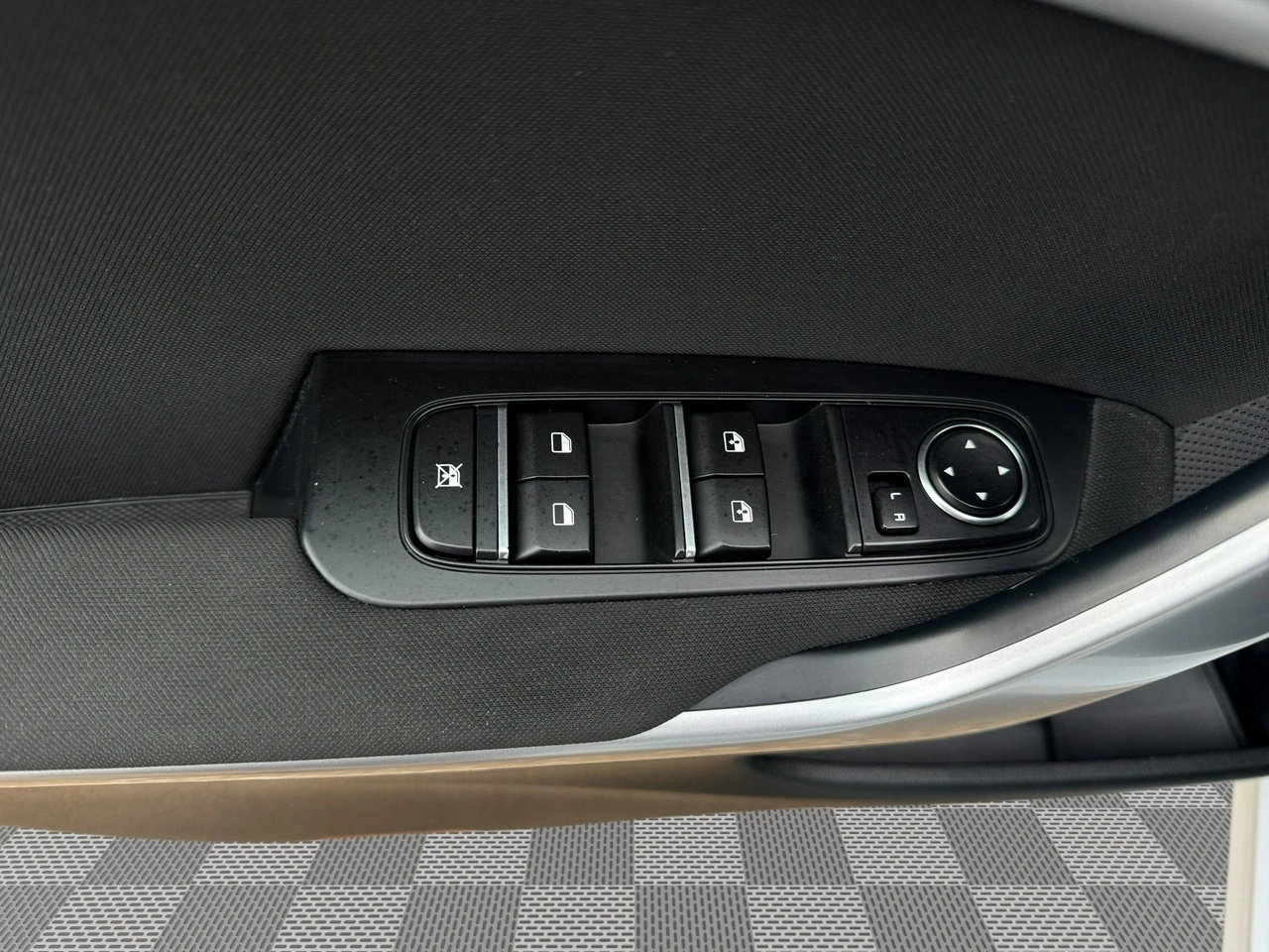 Kia Ceed - Zdjęcie 10