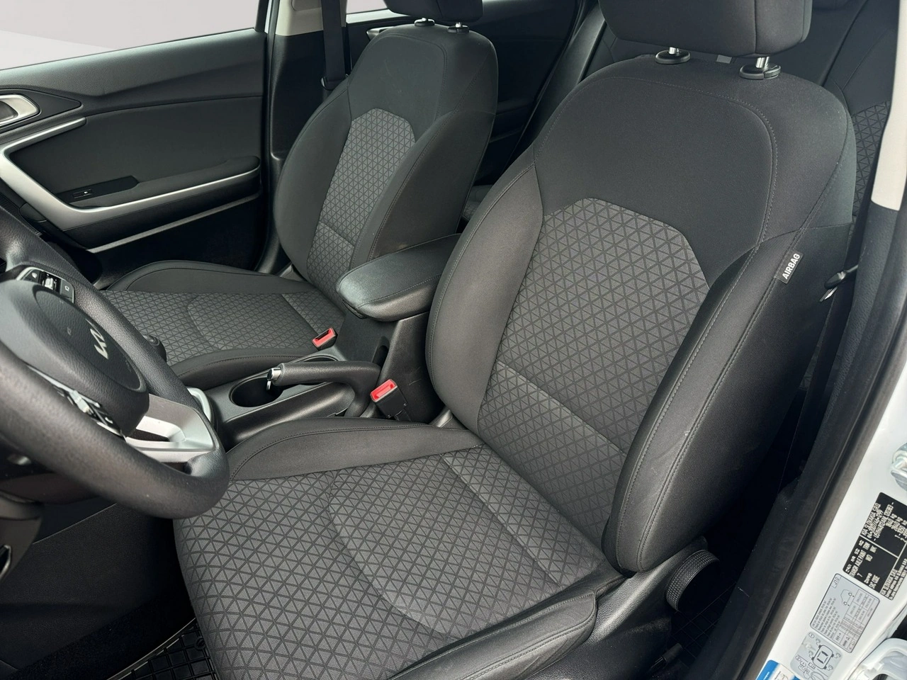 Kia Ceed - Zdjęcie 11