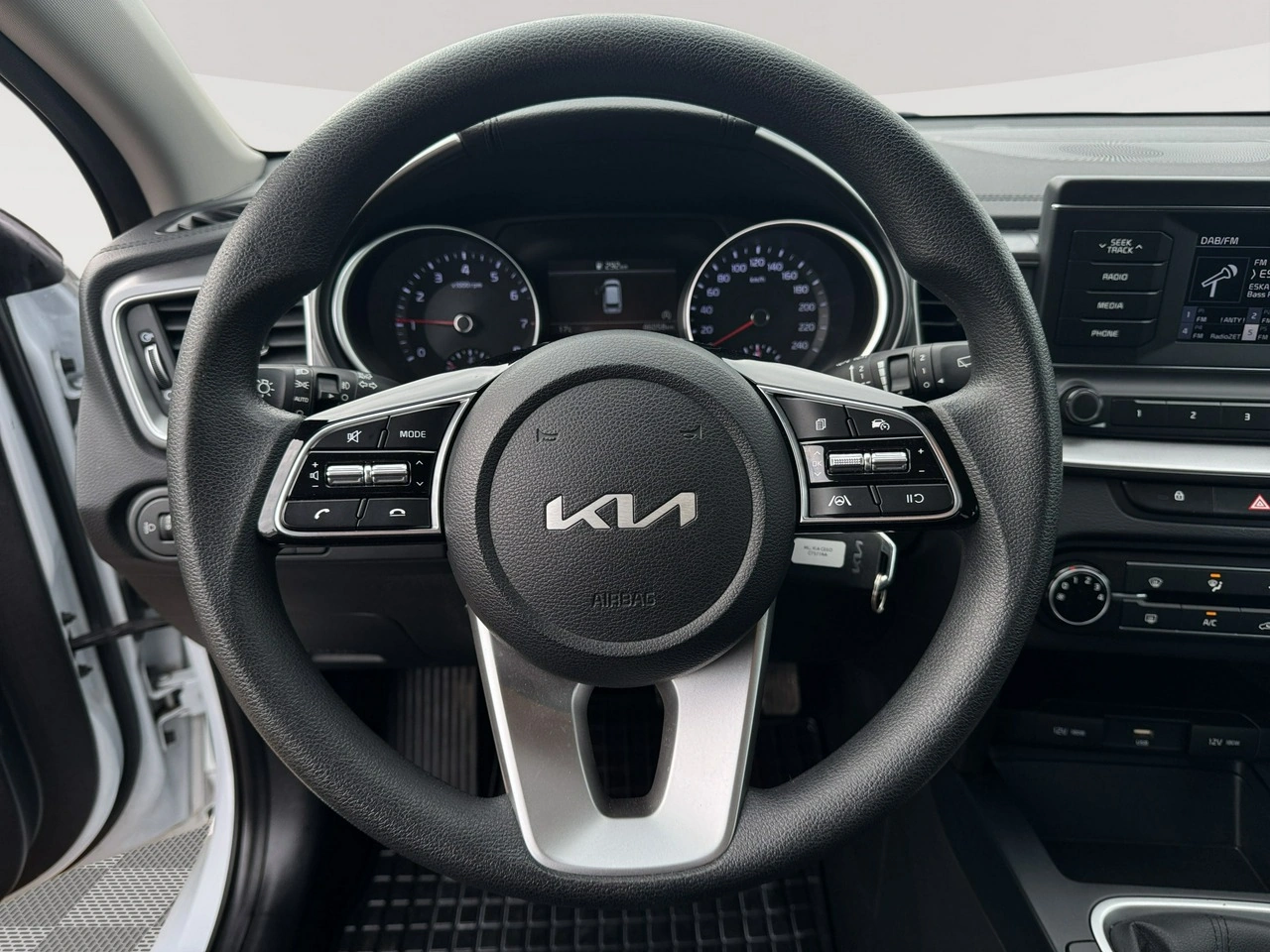 Kia Ceed - Zdjęcie 13