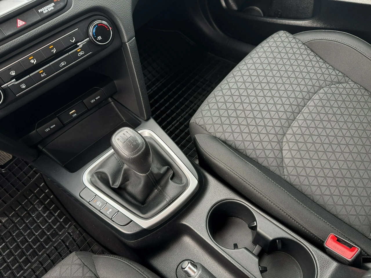 Kia Ceed - Zdjęcie 16