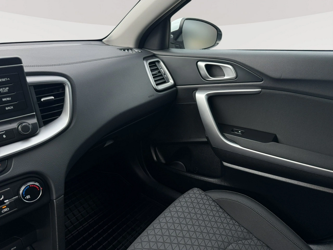 Kia Ceed - Zdjęcie 17