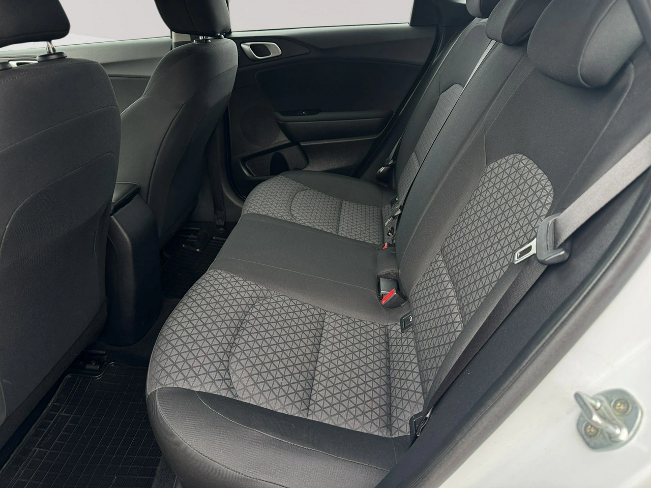 Kia Ceed - Zdjęcie 18
