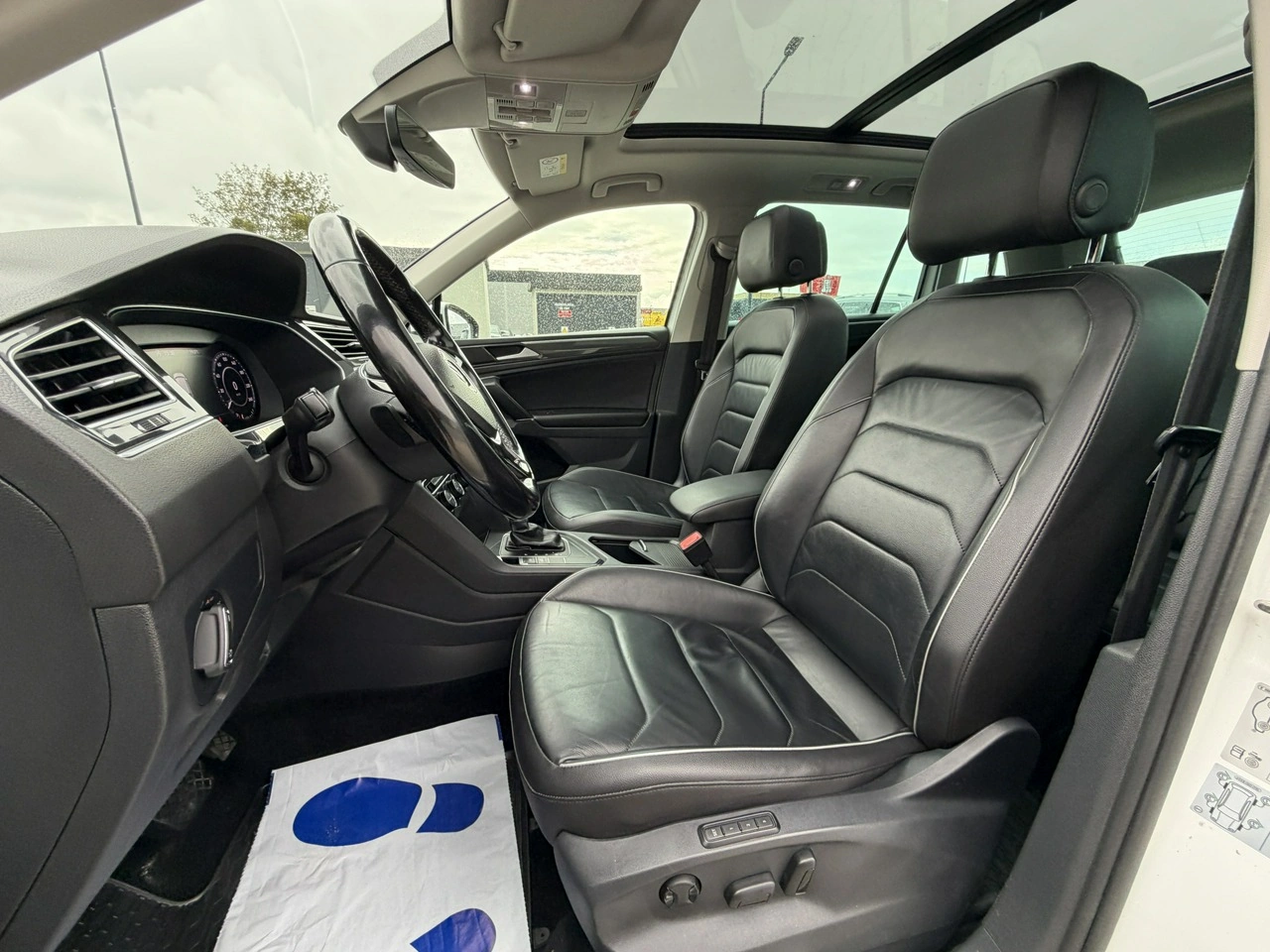 Volkswagen Tiguan - Zdjęcie 14