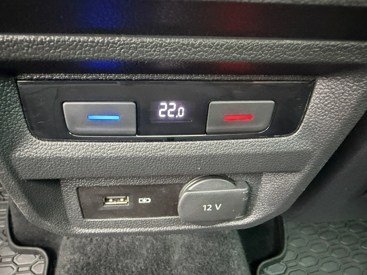 Volkswagen Tiguan - Zdjęcie 30