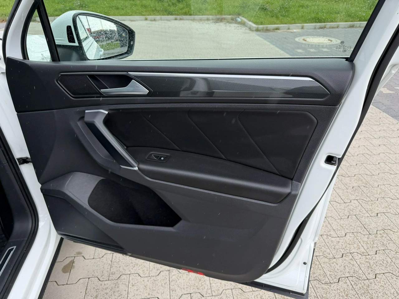 Volkswagen Tiguan - Zdjęcie 32
