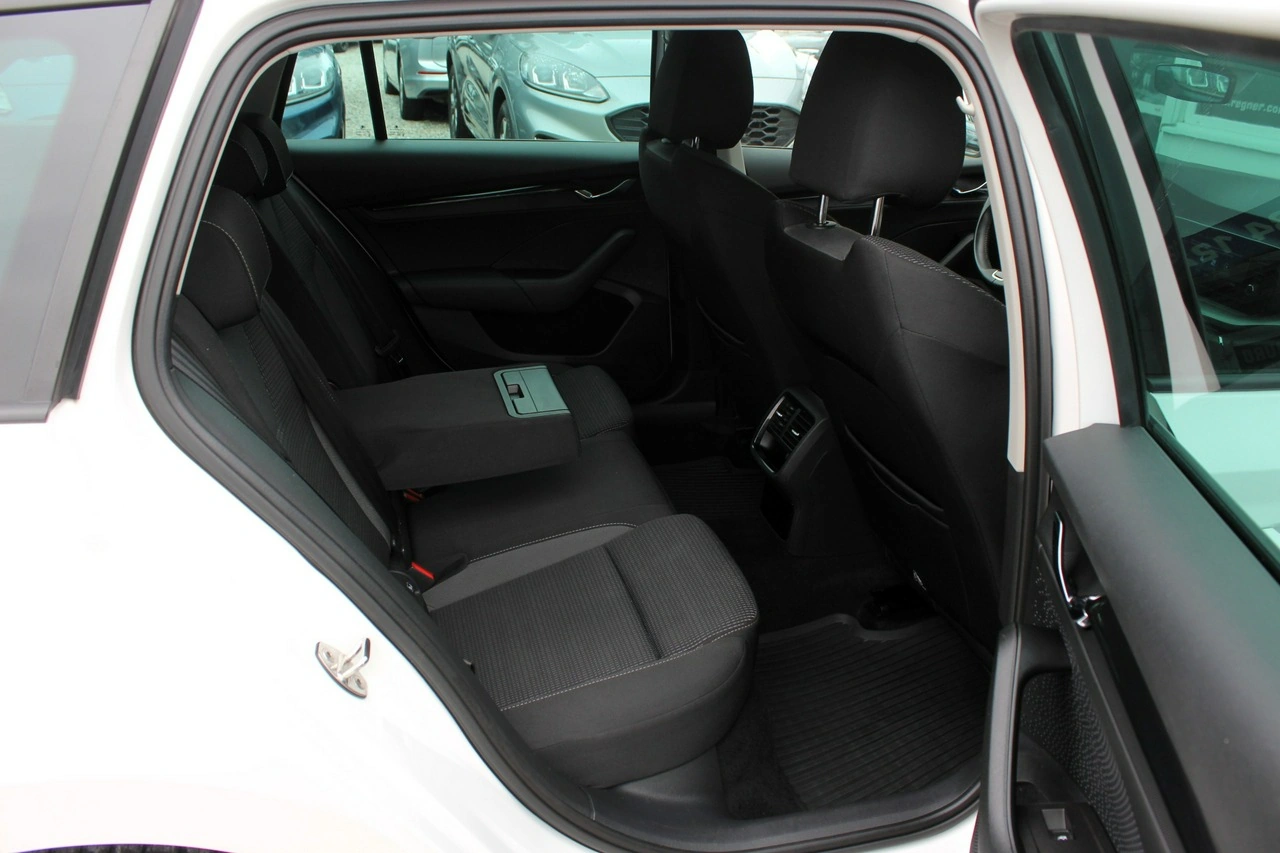 Skoda Octavia - Zdjęcie 12