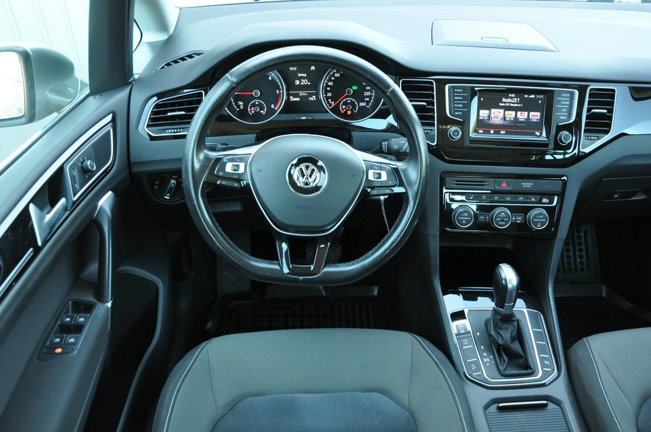 Volkswagen Golf Sportsvan - Zdjęcie 19
