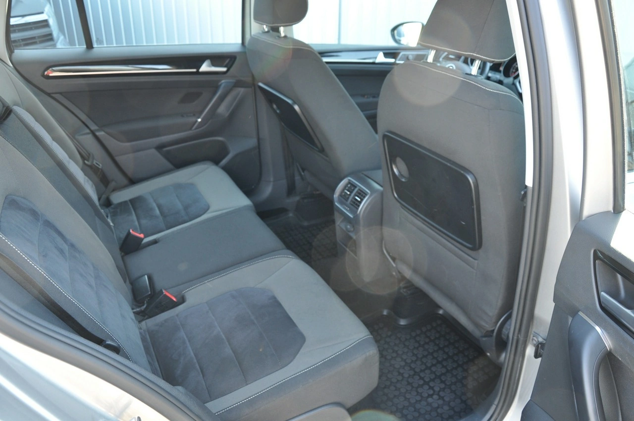 Volkswagen Golf Sportsvan - Zdjęcie 22