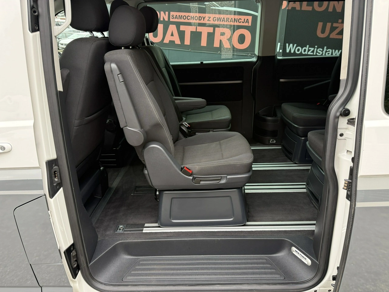 Volkswagen Multivan - Zdjęcie 11