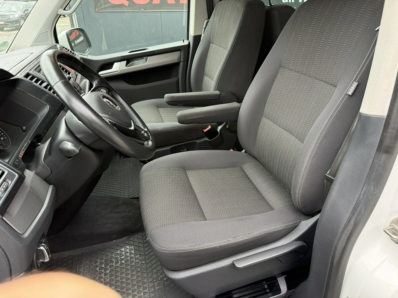 Volkswagen Multivan - Zdjęcie 21