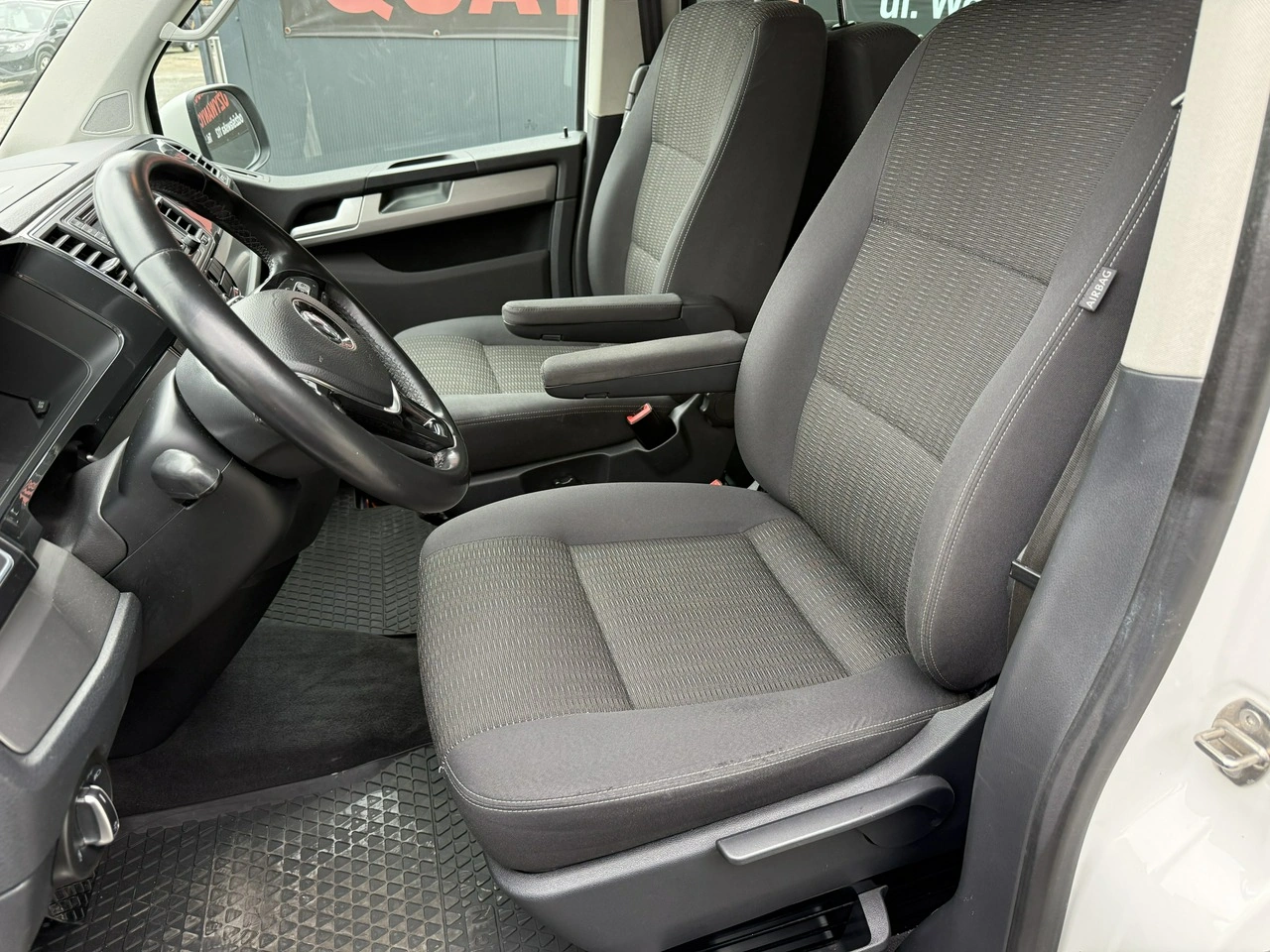 Volkswagen Multivan - Zdjęcie 22