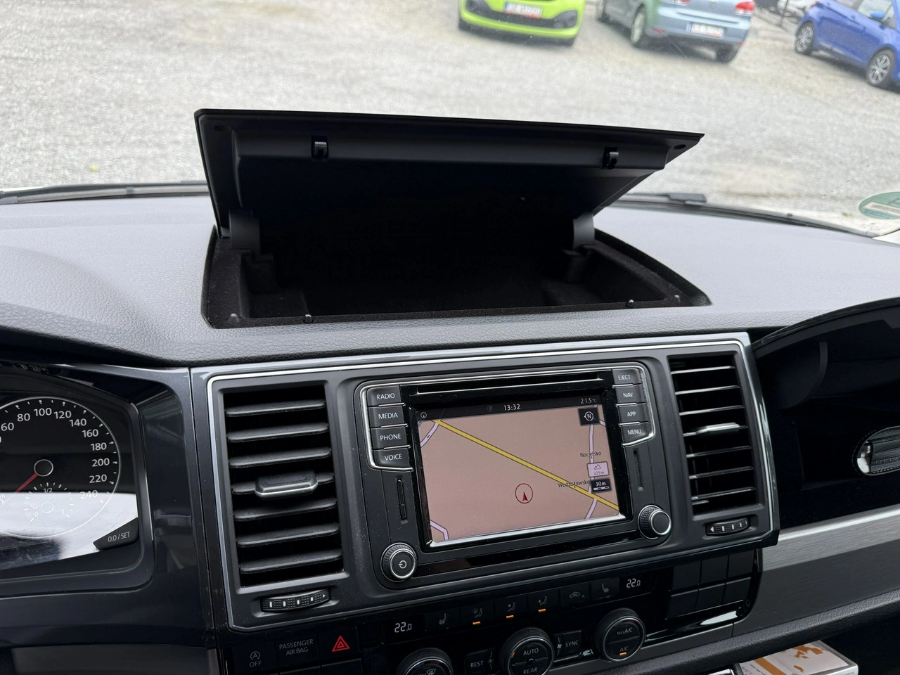 Volkswagen Multivan - Zdjęcie 34