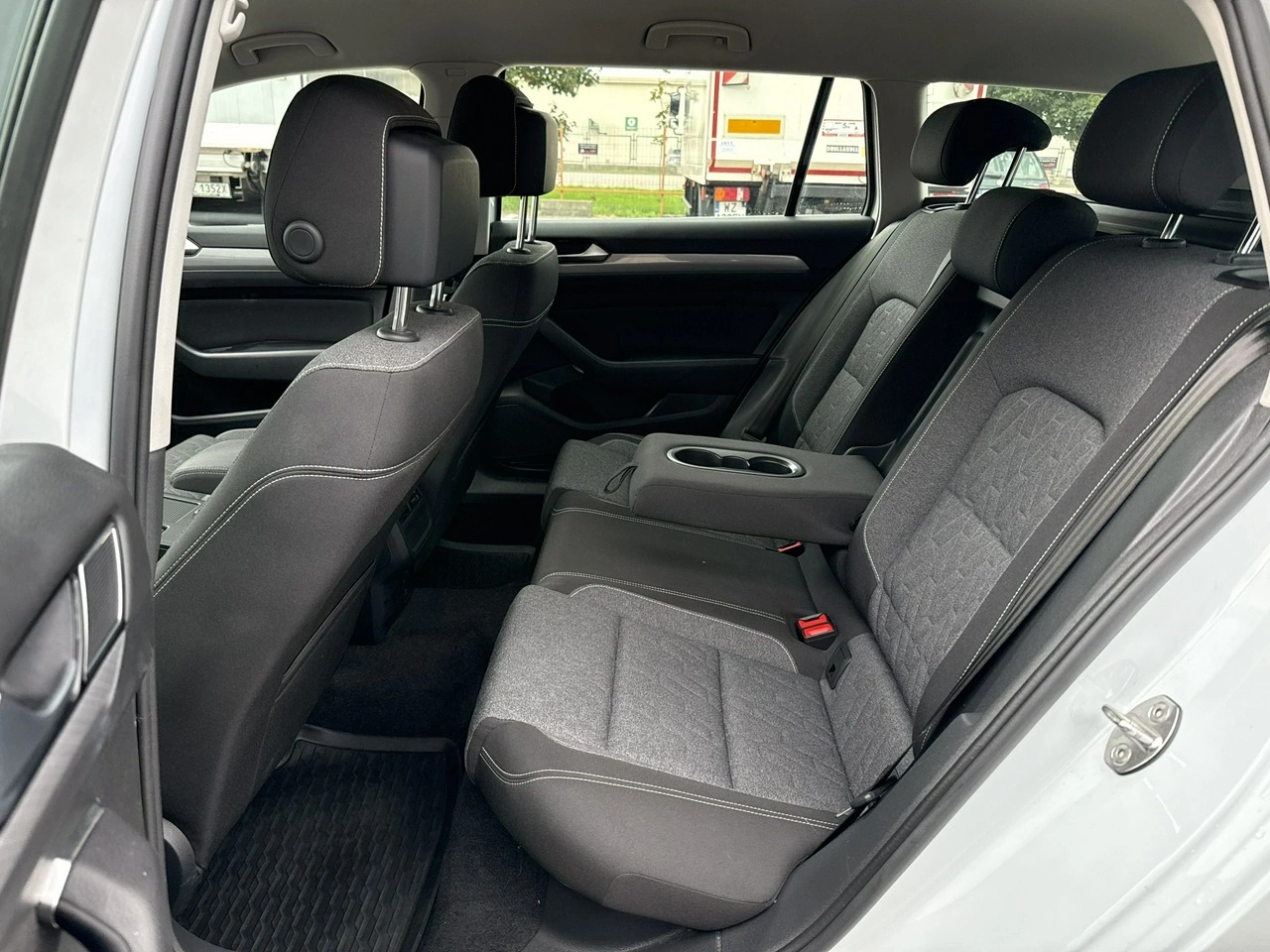 Volkswagen Passat - Zdjęcie 14
