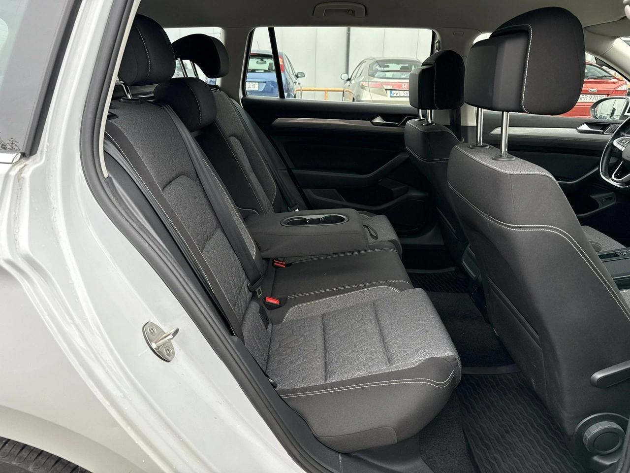 Volkswagen Passat - Zdjęcie 17