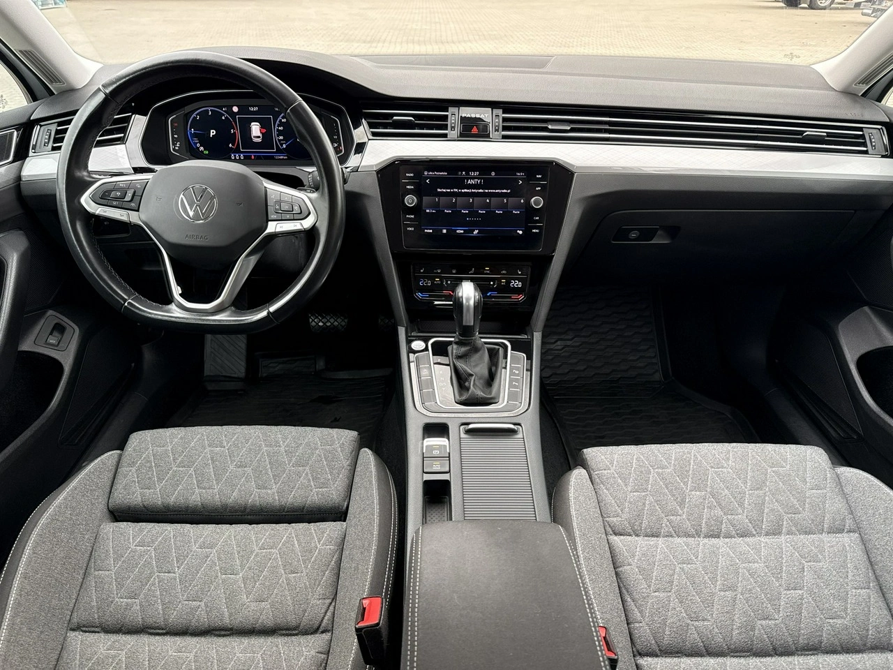 Volkswagen Passat - Zdjęcie 21