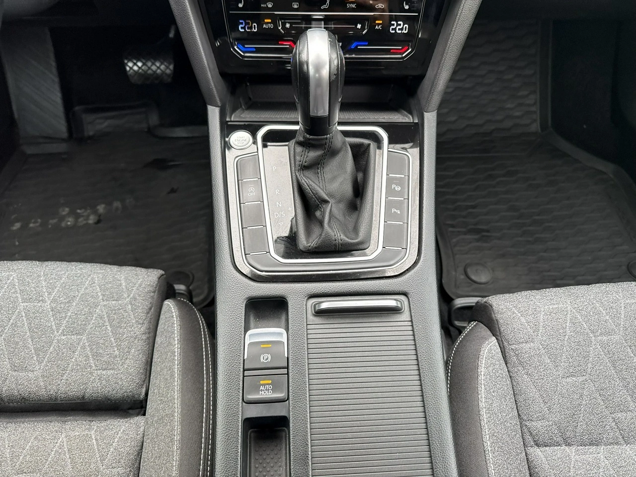 Volkswagen Passat - Zdjęcie 23