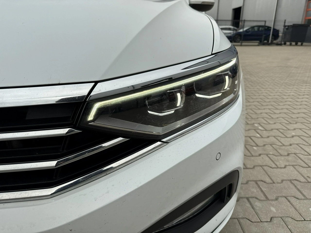 Volkswagen Passat - Zdjęcie 8