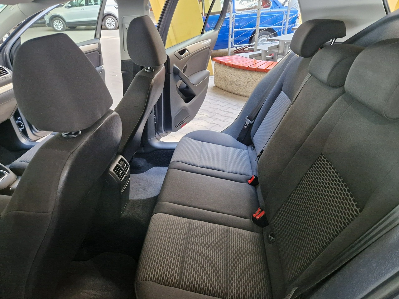 Volkswagen Golf - Zdjęcie 14