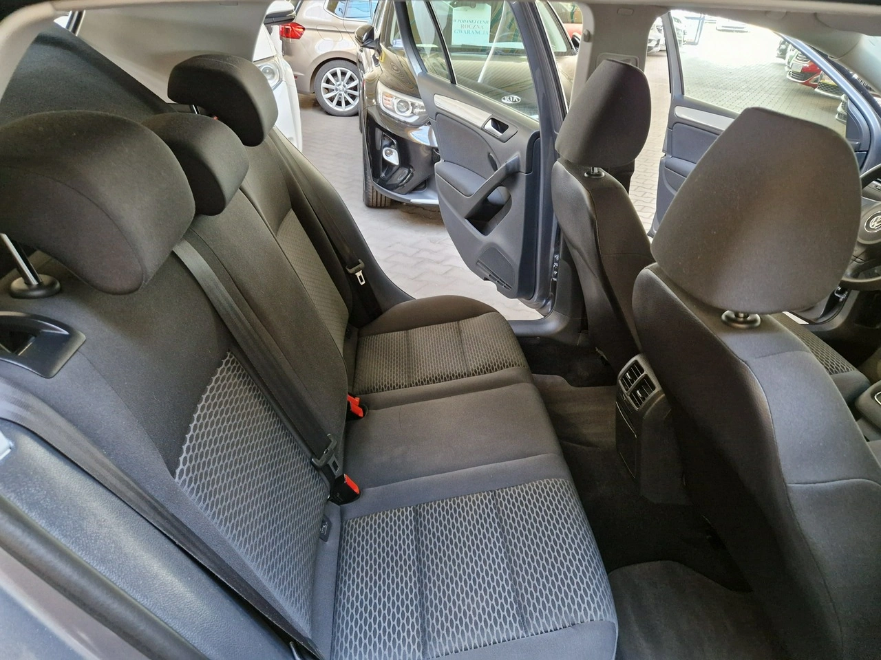 Volkswagen Golf - Zdjęcie 16