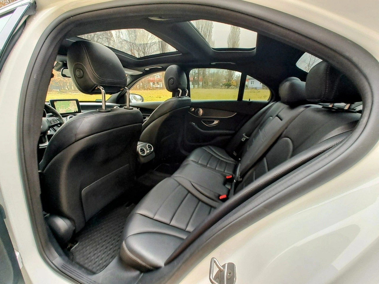 Mercedes C 300 - Zdjęcie 10