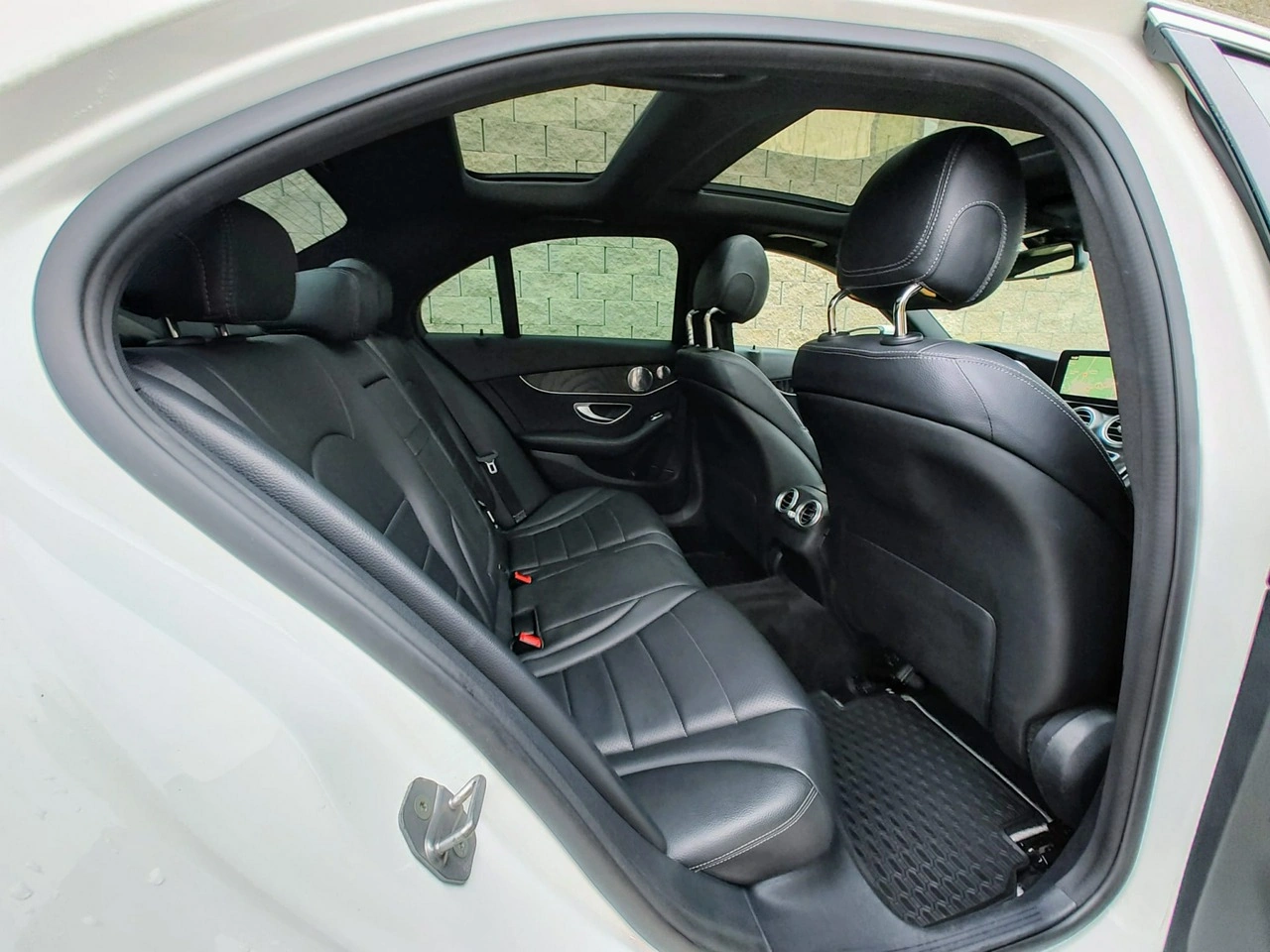 Mercedes C 300 - Zdjęcie 11