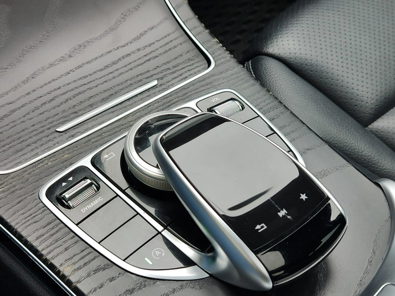 Mercedes C 300 - Zdjęcie 23