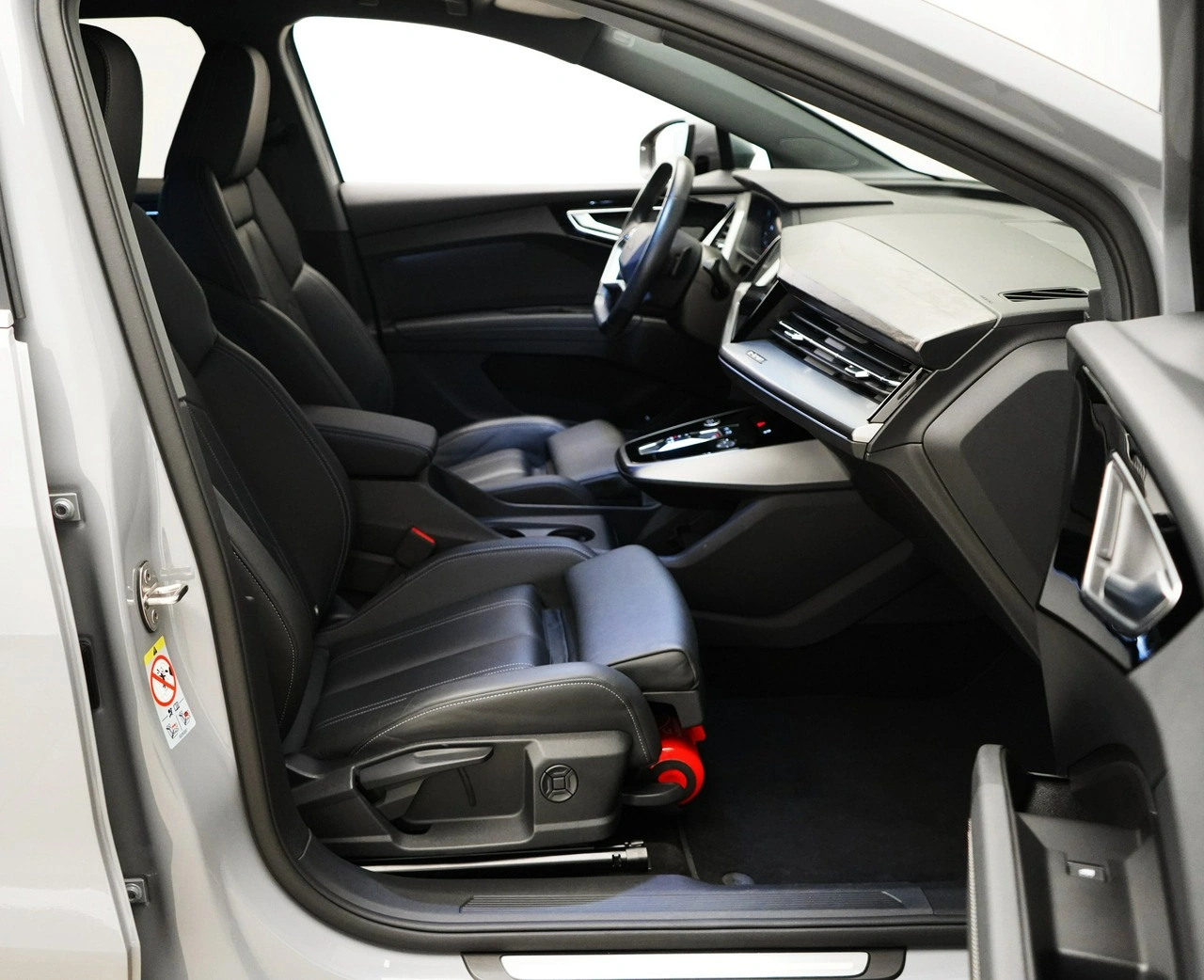 Audi Q4 e-tron - Zdjęcie 14