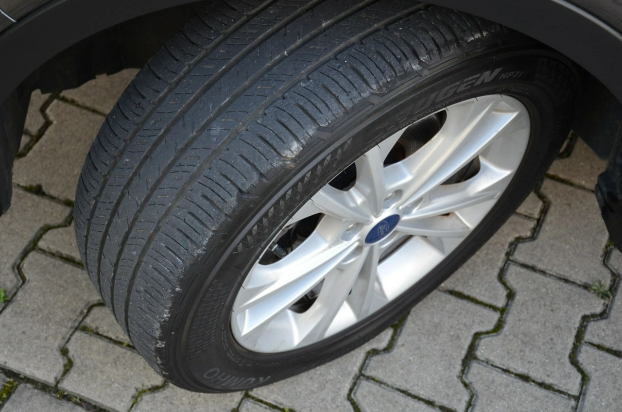 Ford Kuga - Zdjęcie 18