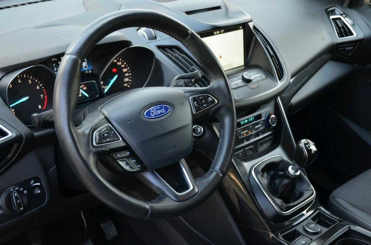 Ford Kuga - Zdjęcie 22
