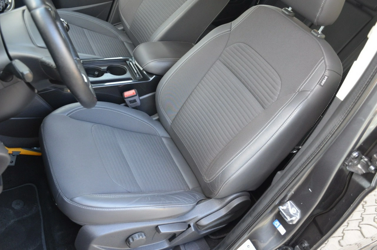 Ford Kuga - Zdjęcie 23