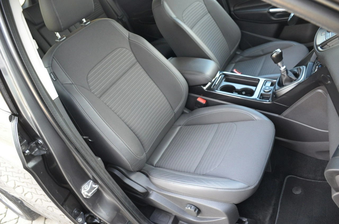 Ford Kuga - Zdjęcie 25