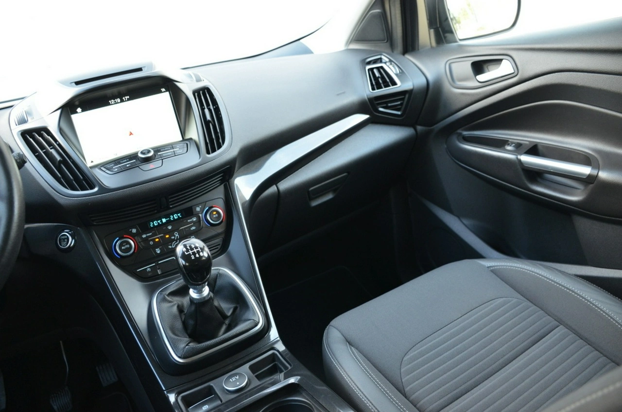 Ford Kuga - Zdjęcie 27