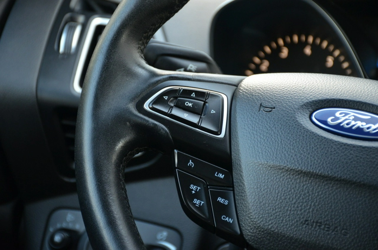 Ford Kuga - Zdjęcie 30